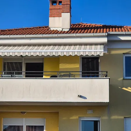 La Famiglia Apartment