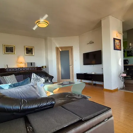 La Famiglia Apartment *